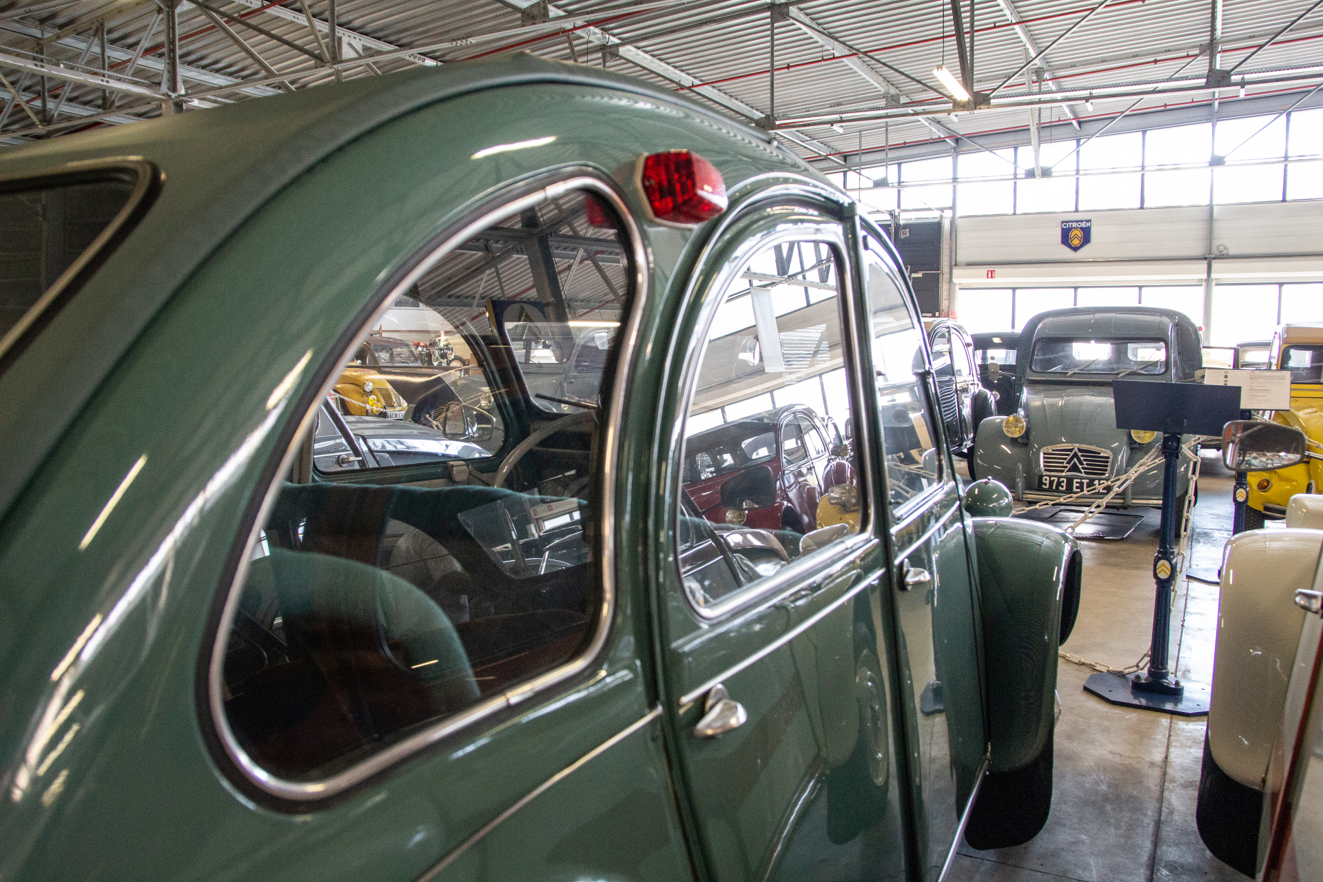 Photo 35 - La Citroën 2CV a 70 ans : retour sur la mythique populaire ...