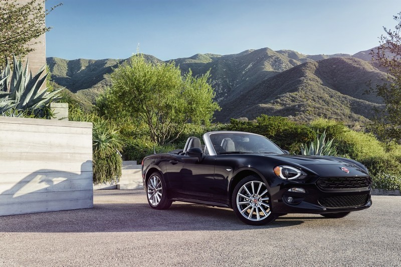 Photo 1 - Fiat 124 Spider 2016 : premières photos et vidéo officielles ...