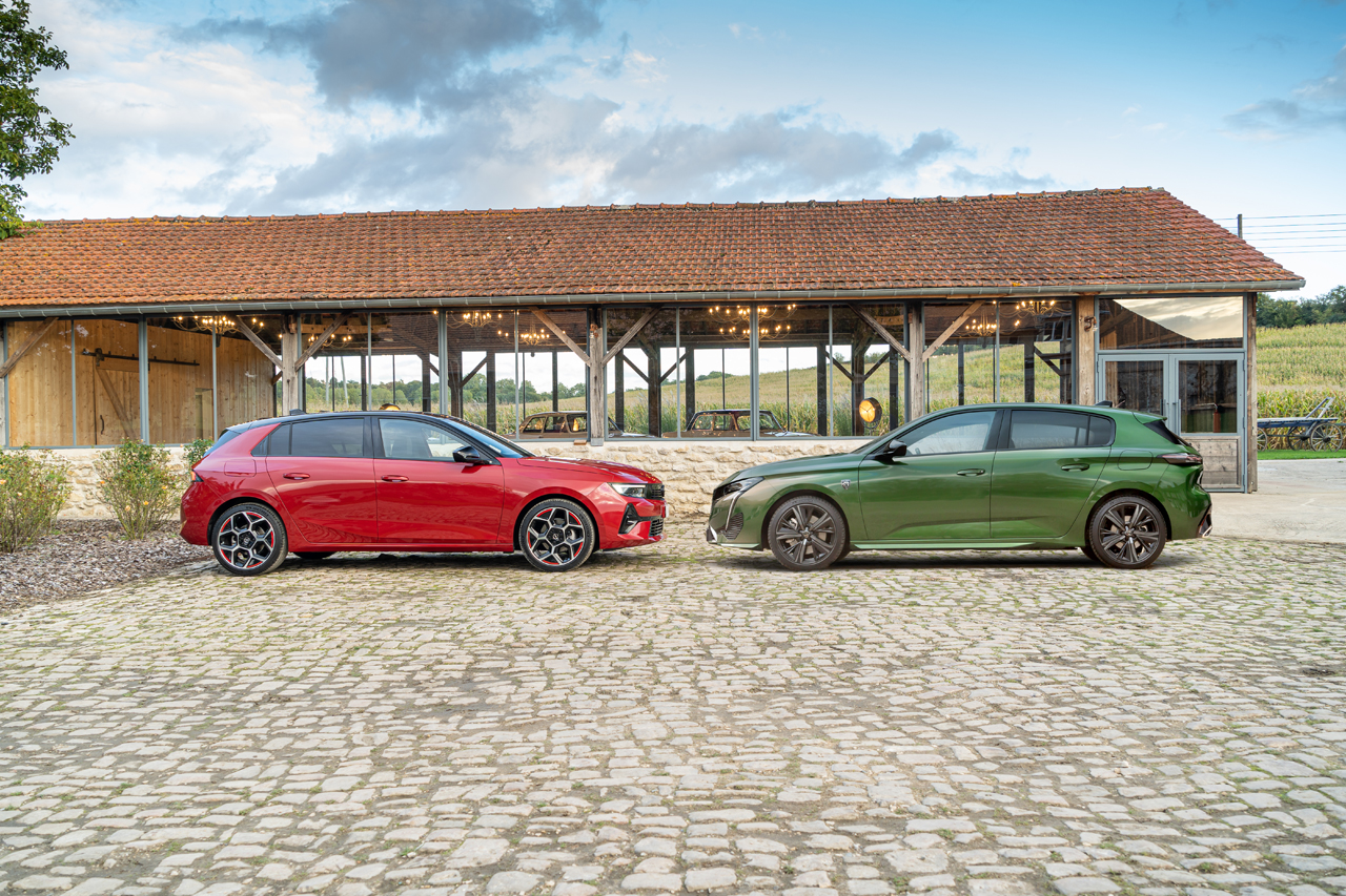 opel-astra-vs-peugeot-308-profil.jpg