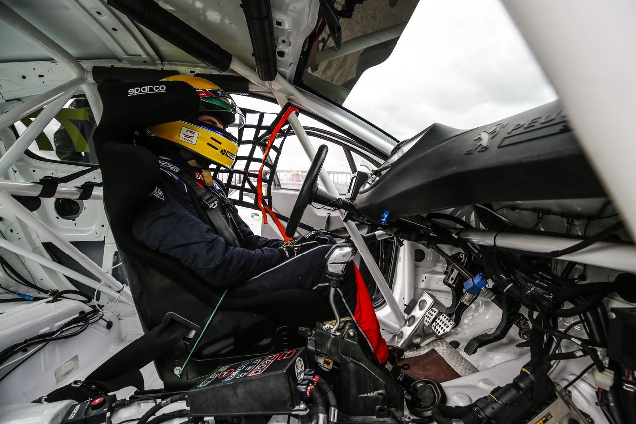 Photo 37 - L'argus sur le podium des 6 heures de Dijon en Peugeot 208 ...