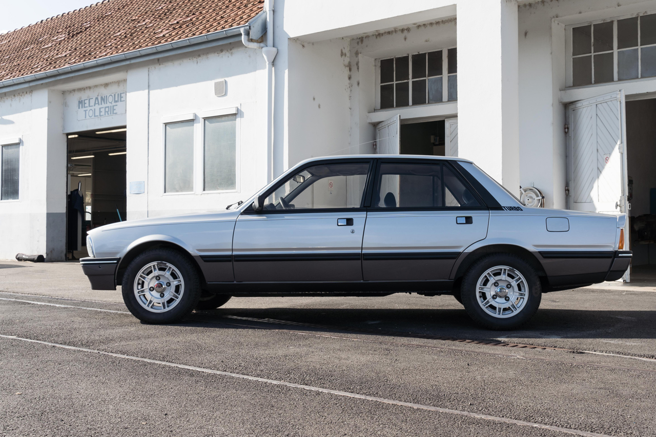 Photo 3 - Peugeot 505 Turbo Injection. Une vraie sportive à ne pas ...
