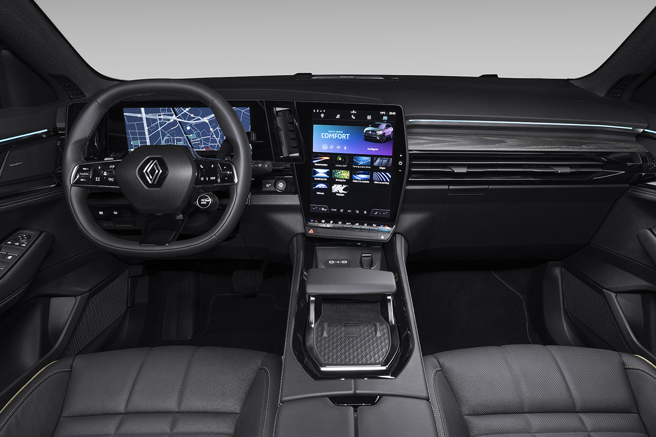 Voici la planche de bord du Renault Austral. L'interface digitale est sensiblement la même que celle de la Mégane E-Tech 100 % électrique.