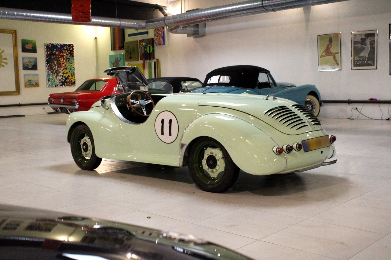 Une rutilante Renault 4CV transformée en barquette à vendre - L'argus