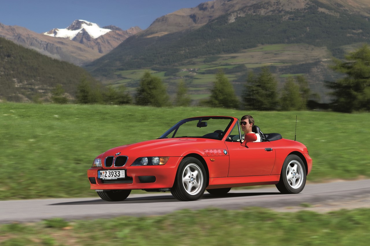 BMW dévoile des croquis insolites du roadster Z3 issus de ses archives ...