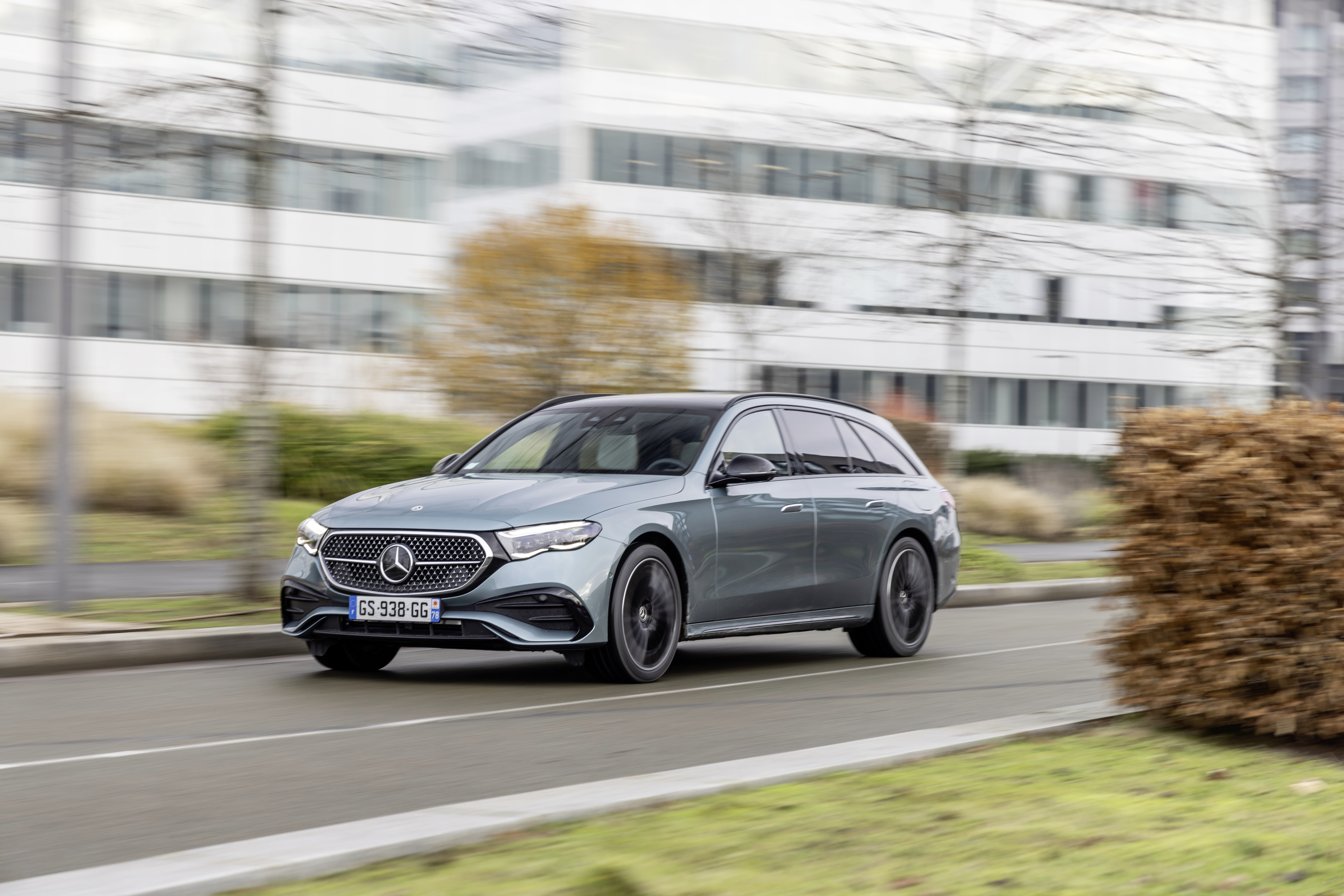 Class E R Break Photo 1 - Essai Mercedes Classe E Break (2024) : l’hybride rechargeable ...