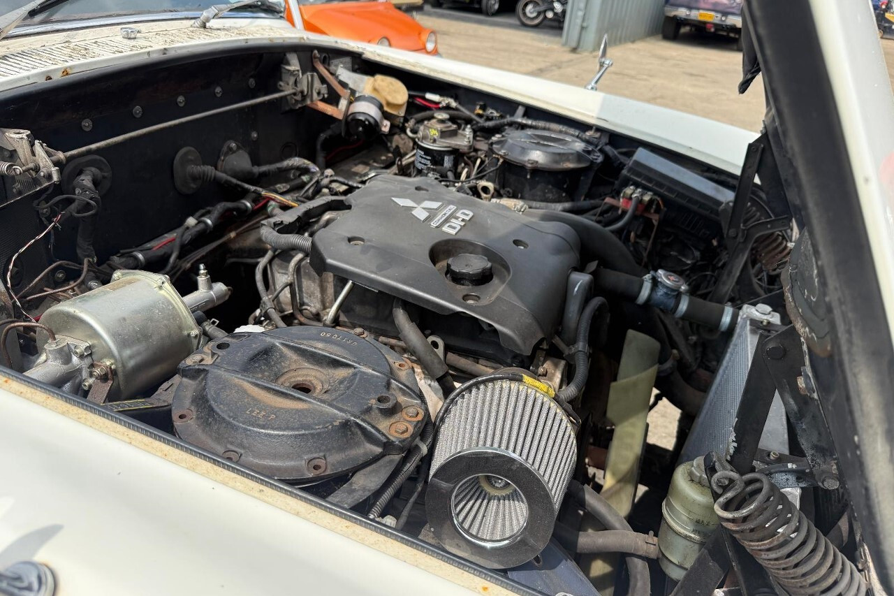 Une drôle de réplique de la Rolls-Royce 4x4 du Paris-Dakar 1981 à ...