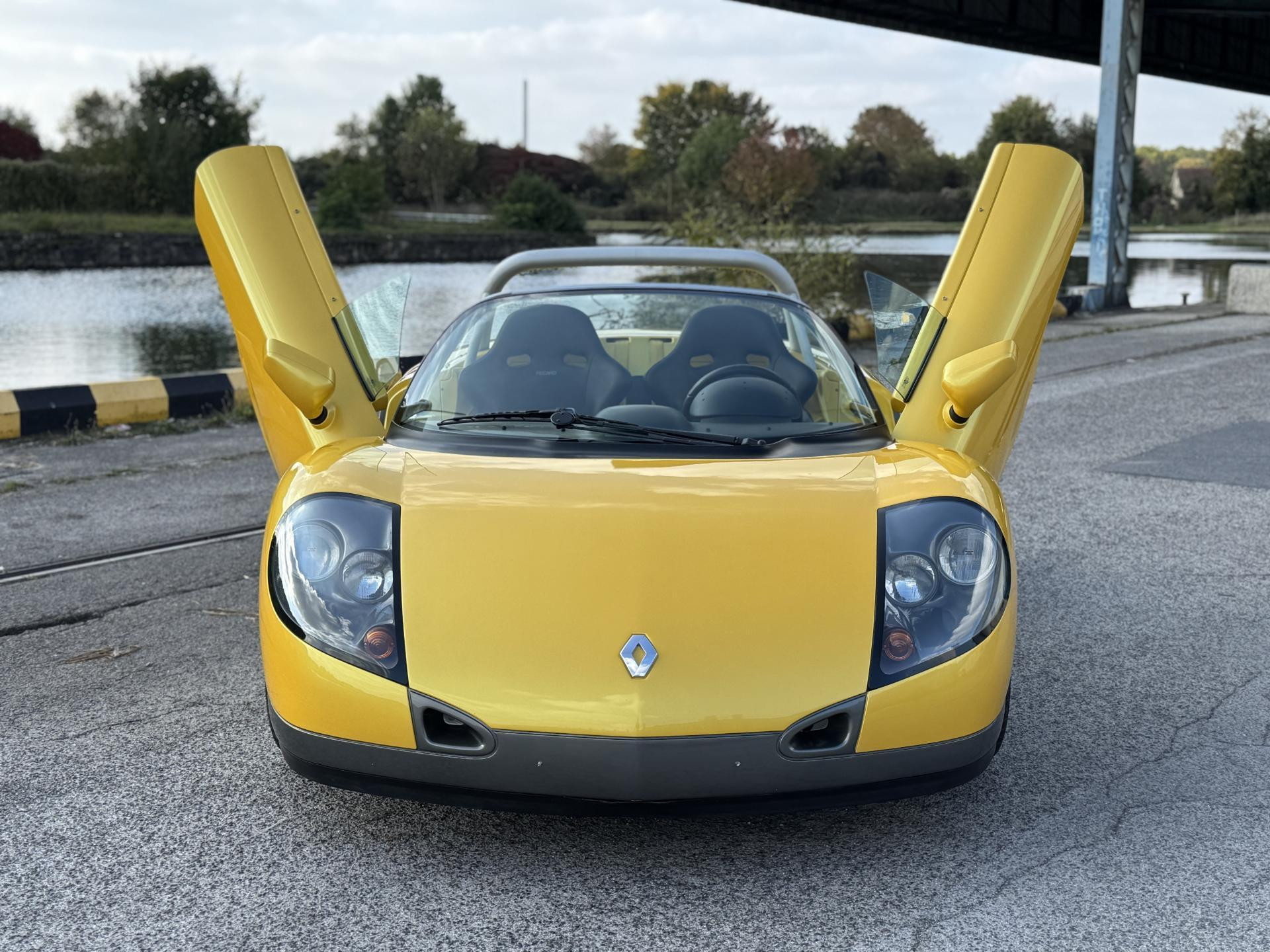 Renault Spider : un exemplaire quasi neuf à vendre en France - L'argus