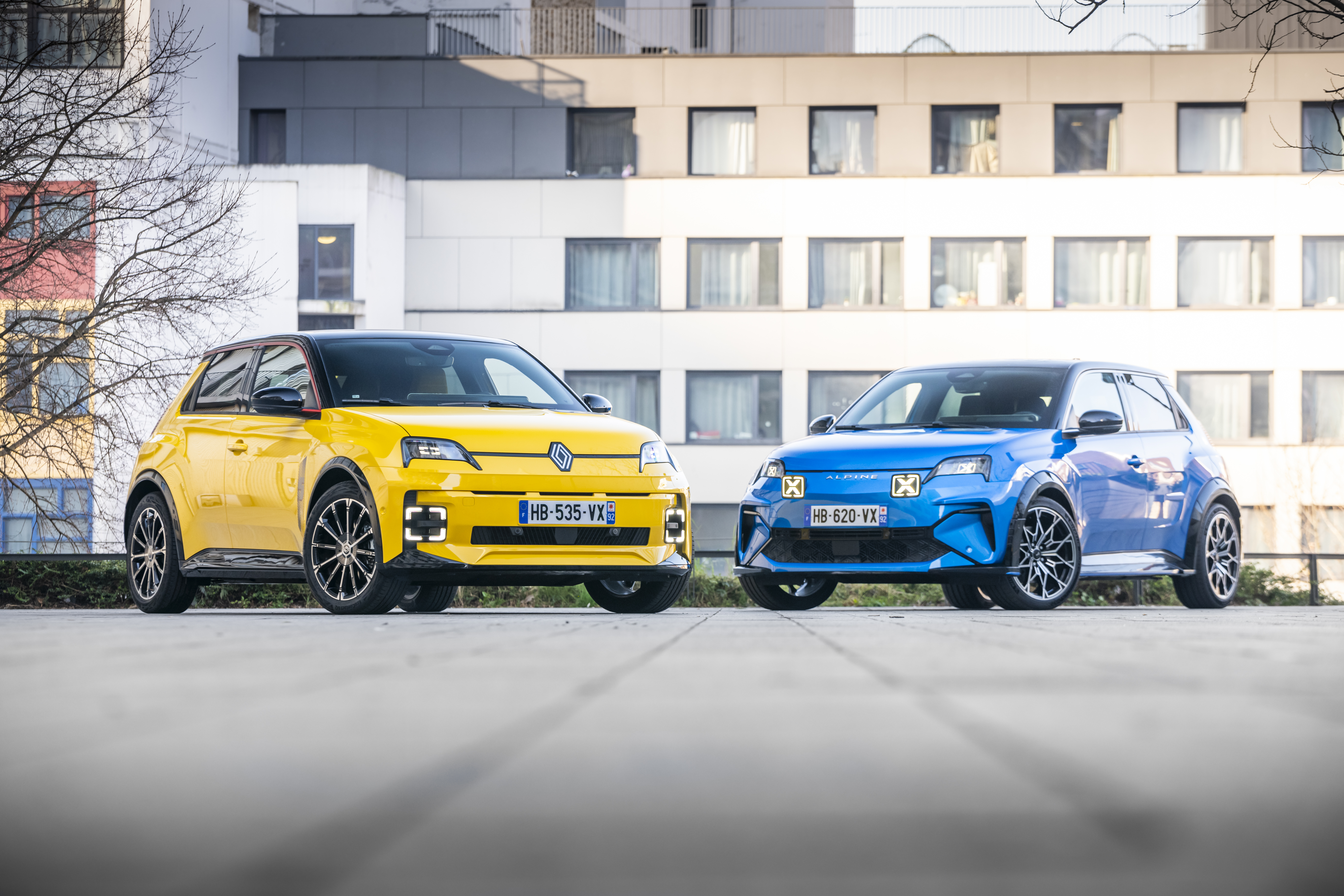 Essai Alpine A290 vs Renault 5 : le match des voitures de l’année ! - L ...
