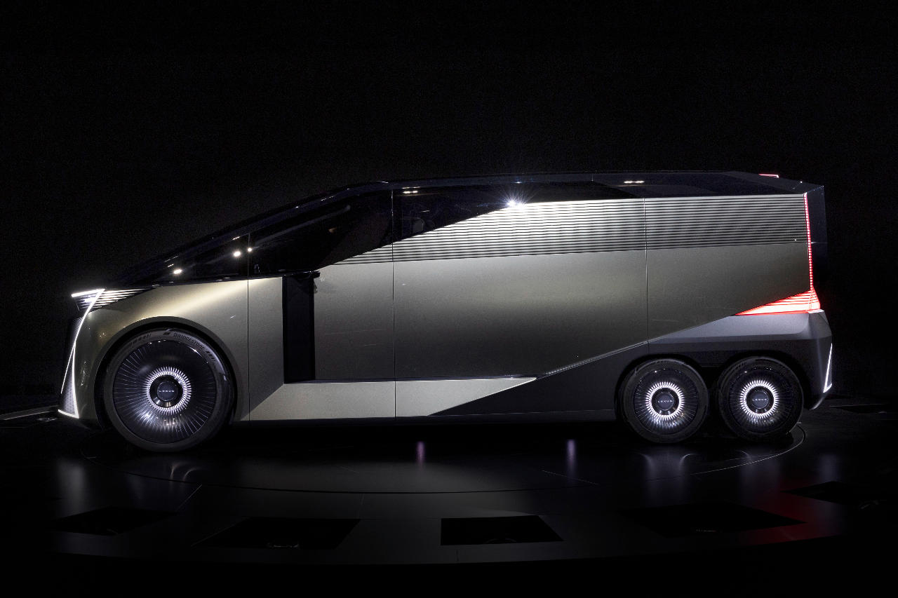 Lexus LS Concept (2025). L’étonnant van à six roues imaginé par la ...