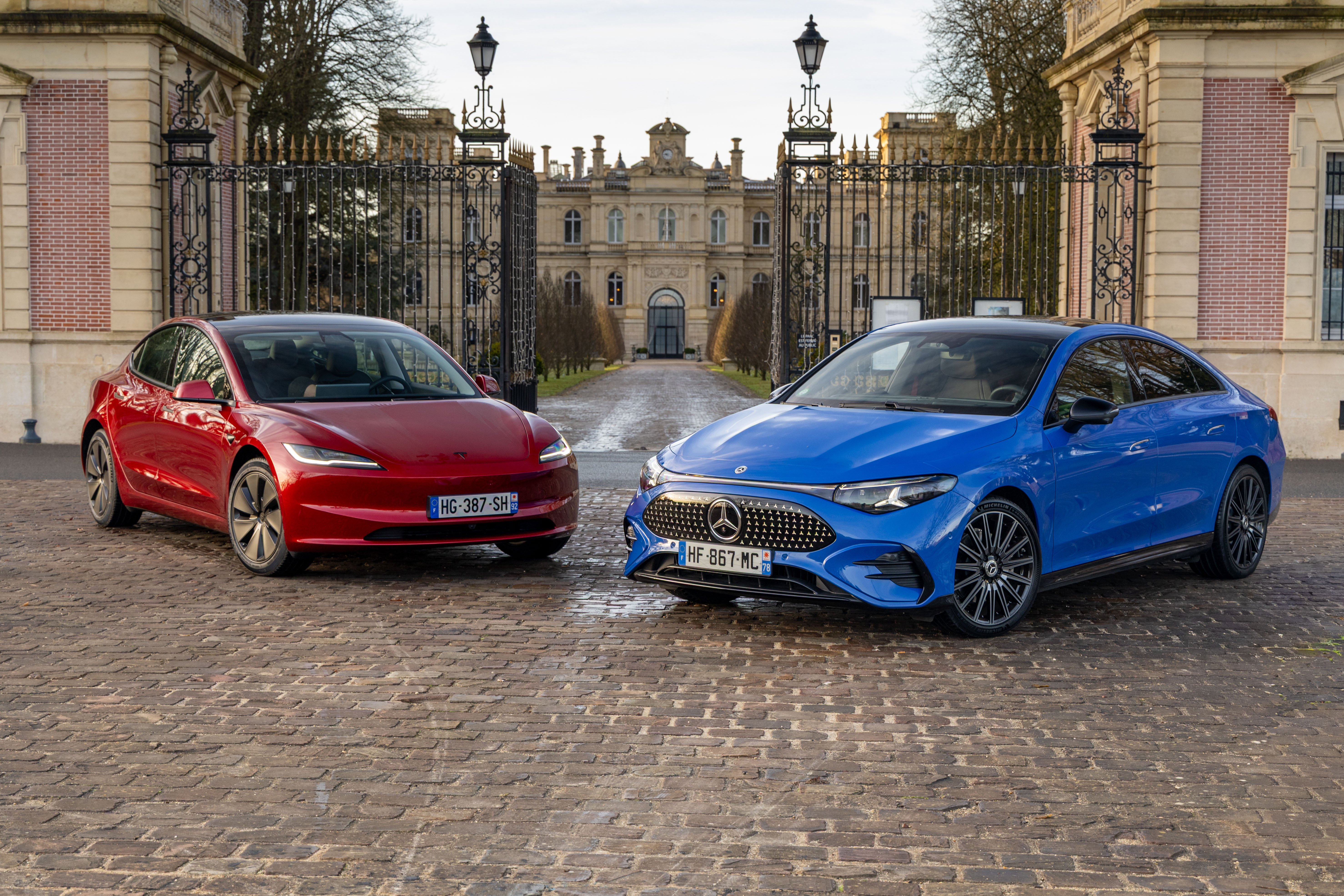 Essai comparatif Mercedes CLA vs Tesla Model 3 : le vrai match de l ...