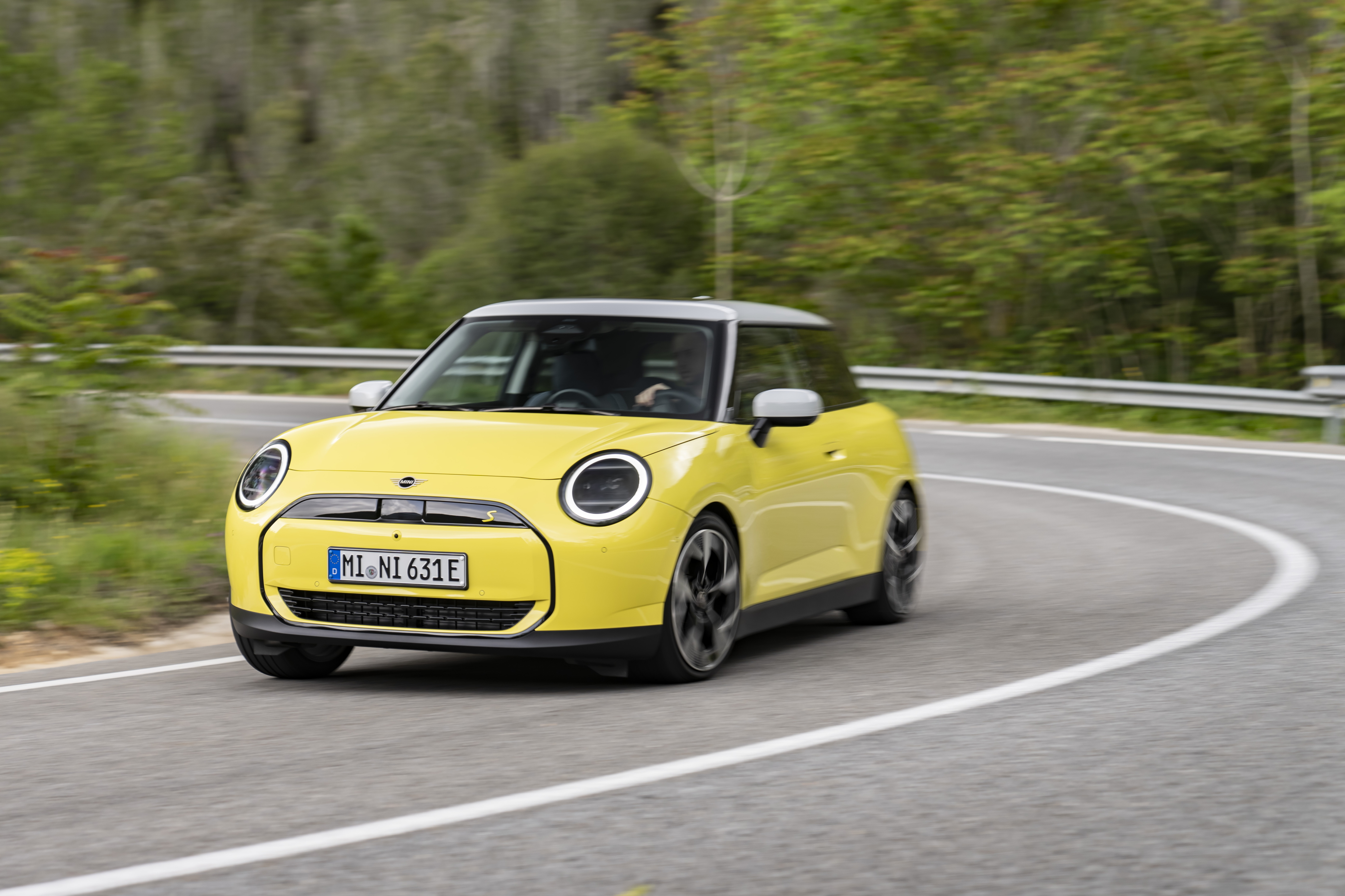 Photo 1 - Essai Mini Cooper SE 2024. La nouvelle bombinette électrique ...