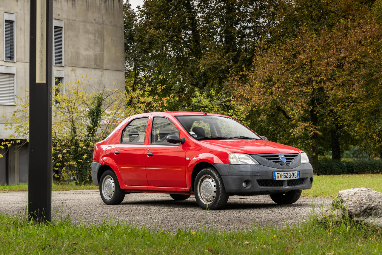 Loganon Dacia Logan : on a repris le volant de la version à 7 500 € pour ses 20 ...