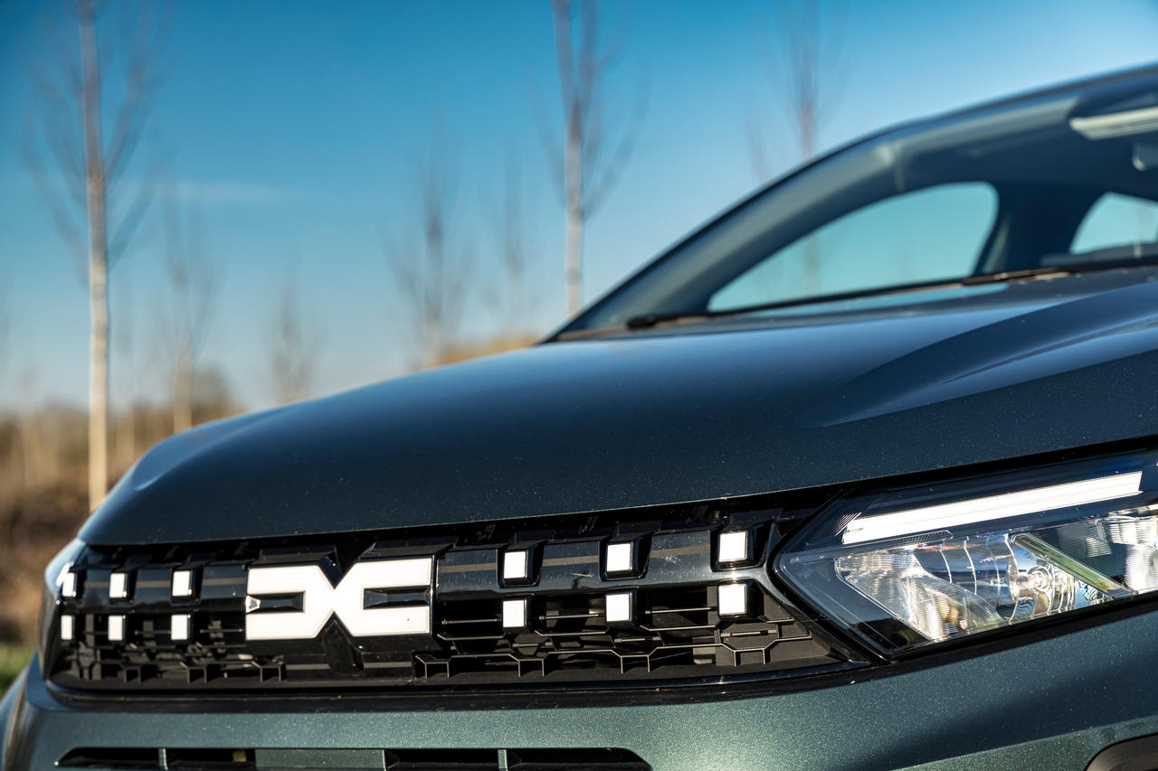 photo-5-dacia-sandero-2021-le-syst-me-media-control-en-d-tail-l