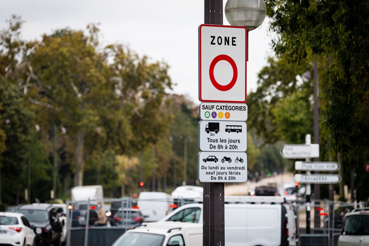 Photo 1 - ZFE 2025. A Paris et Lyon, un pass 24 h dérogatoire pour les ...