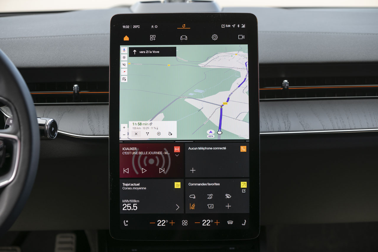 L'interface signée Android Automotive est rapide et intuitive si l’on configure bien ses raccourcis.