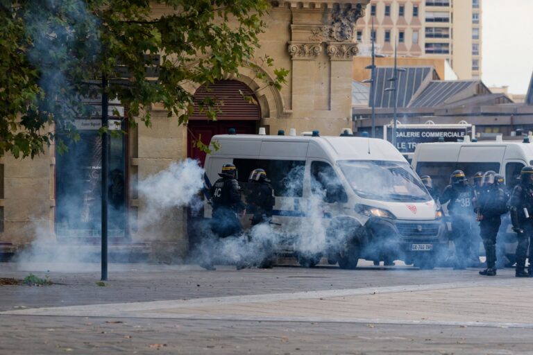 Les CRS remplacent leurs Fiat Ducato trop souvent en panne par des Renault Master
