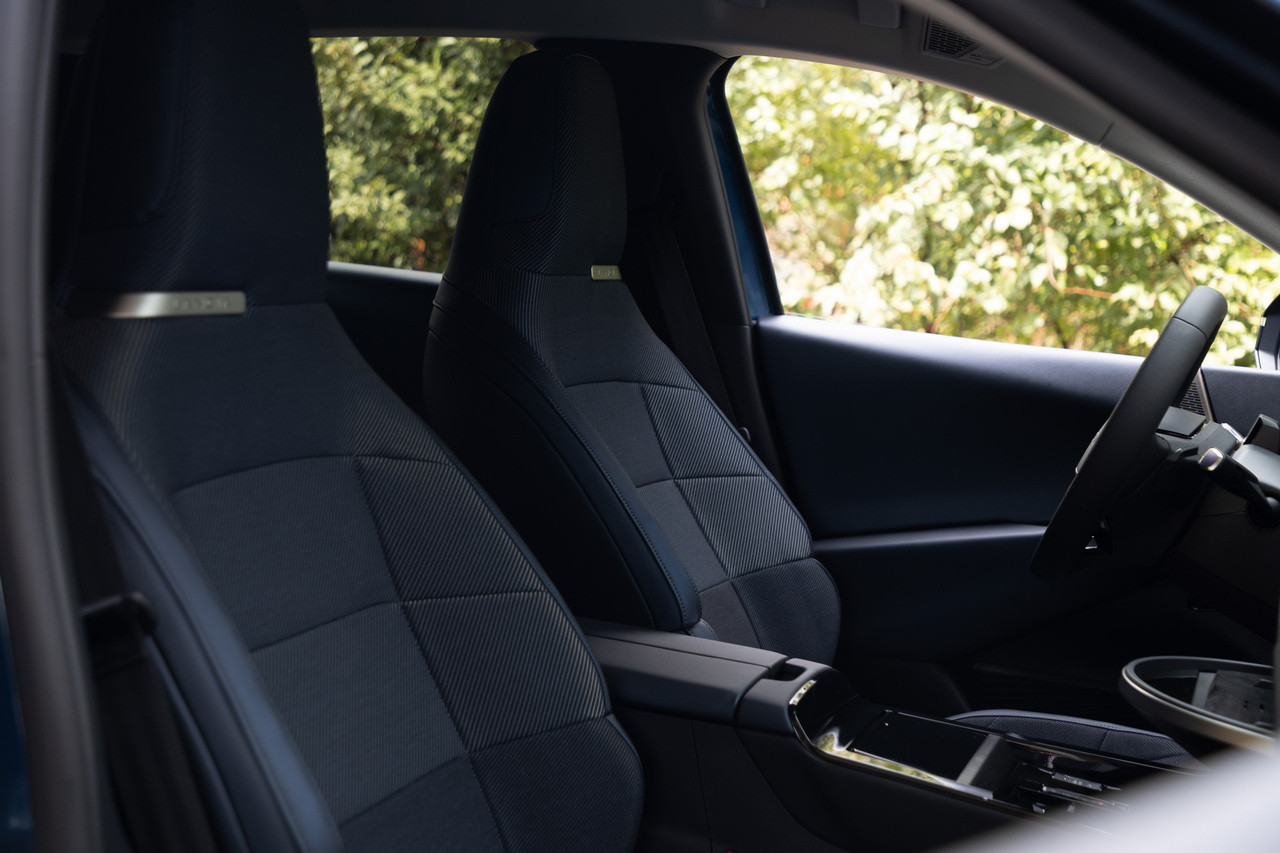 La sellerie Bleu Lancia est réservée à la finition LX.