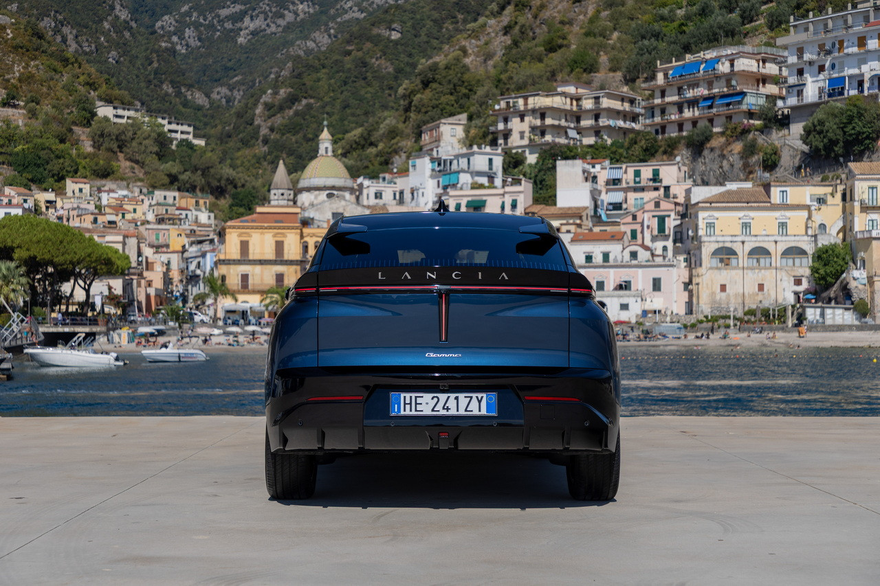 La Lancia Gamma est produite en Italie, sur les mêmes chaines que la DS N°7.