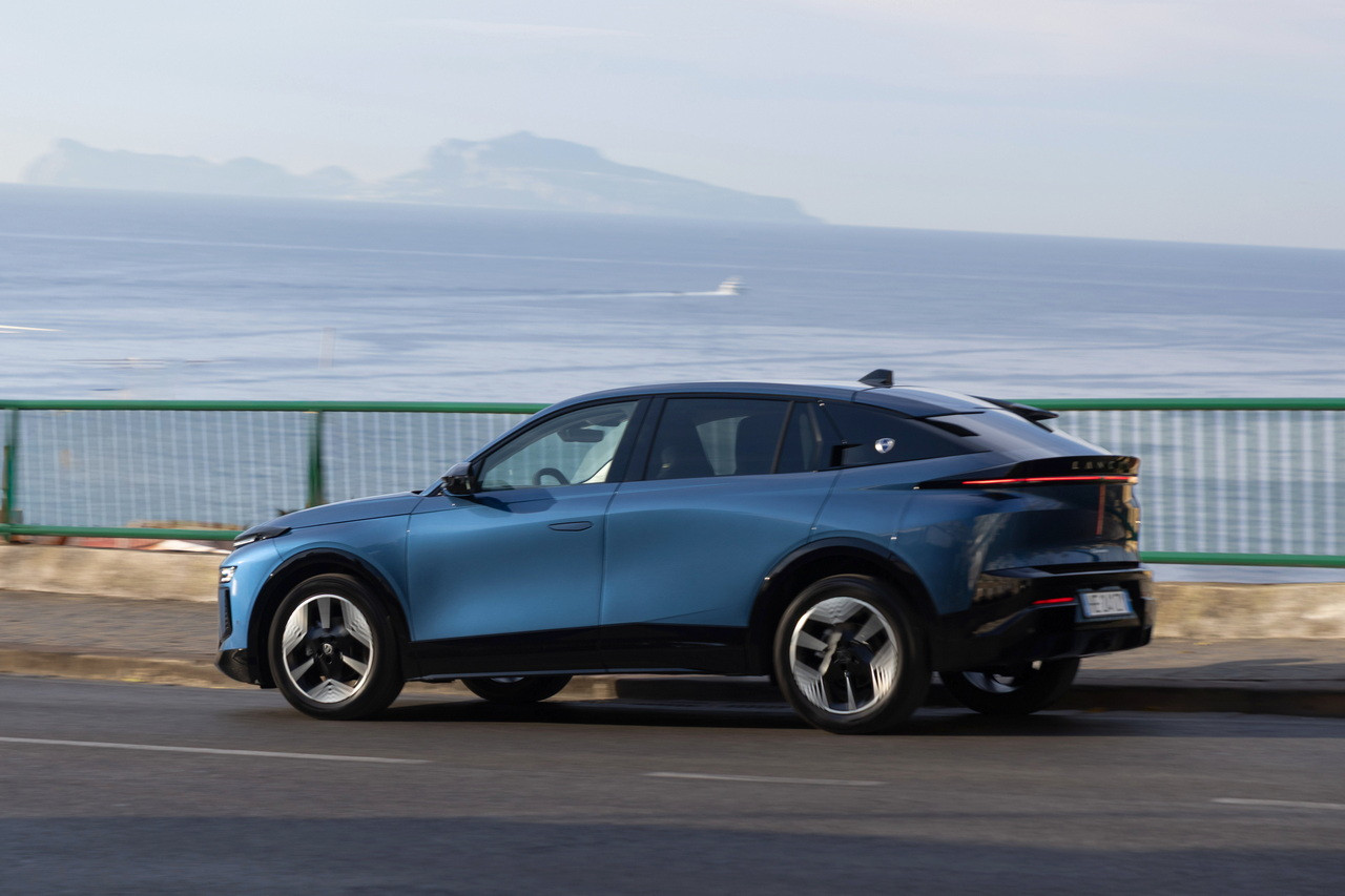 La Gamma est le premier SUV de la marque Lancia. Avec lui, la marque italienne espère élargir son audience.