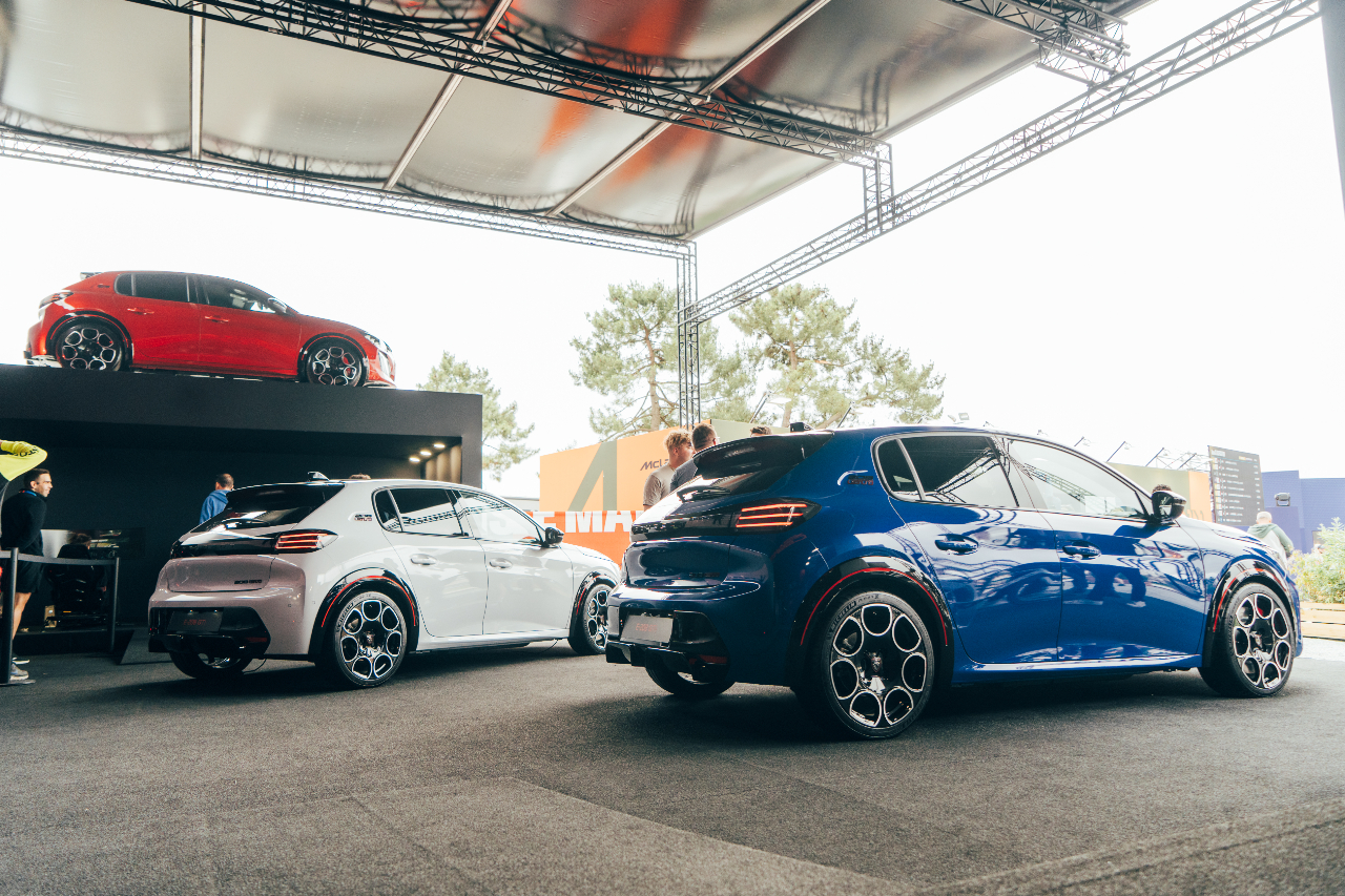 Https://images. Largus. Fr/photos-cms/2026/6/gamme-peugeot-e208-gti-ar-bd. Jpg
