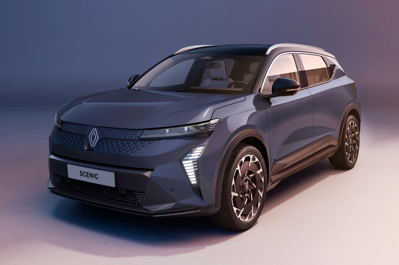 SUV elettrico Renault Scénic E-Tech con nuove batterie e funzionalità avanzate
